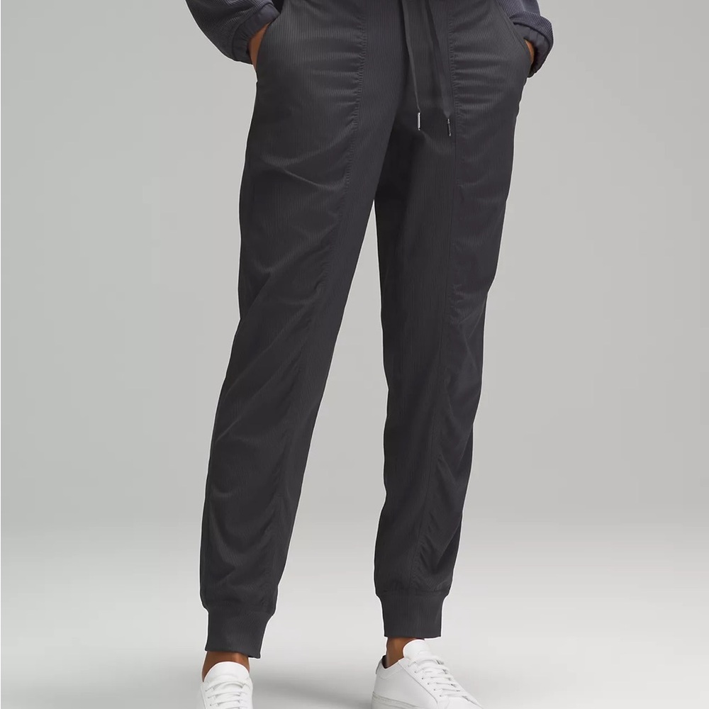 Lululemon mid rise black dance studio jogger